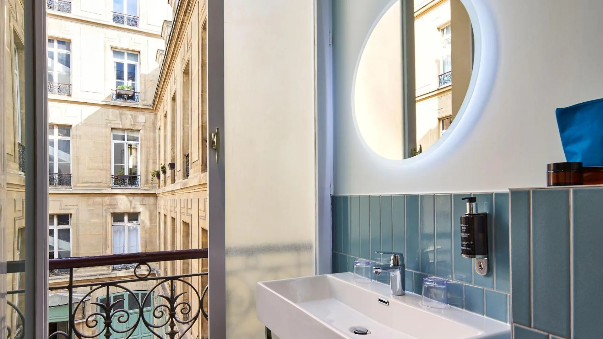 ***  Hotel Magenta 38 By Happyculture Parigi Francia
